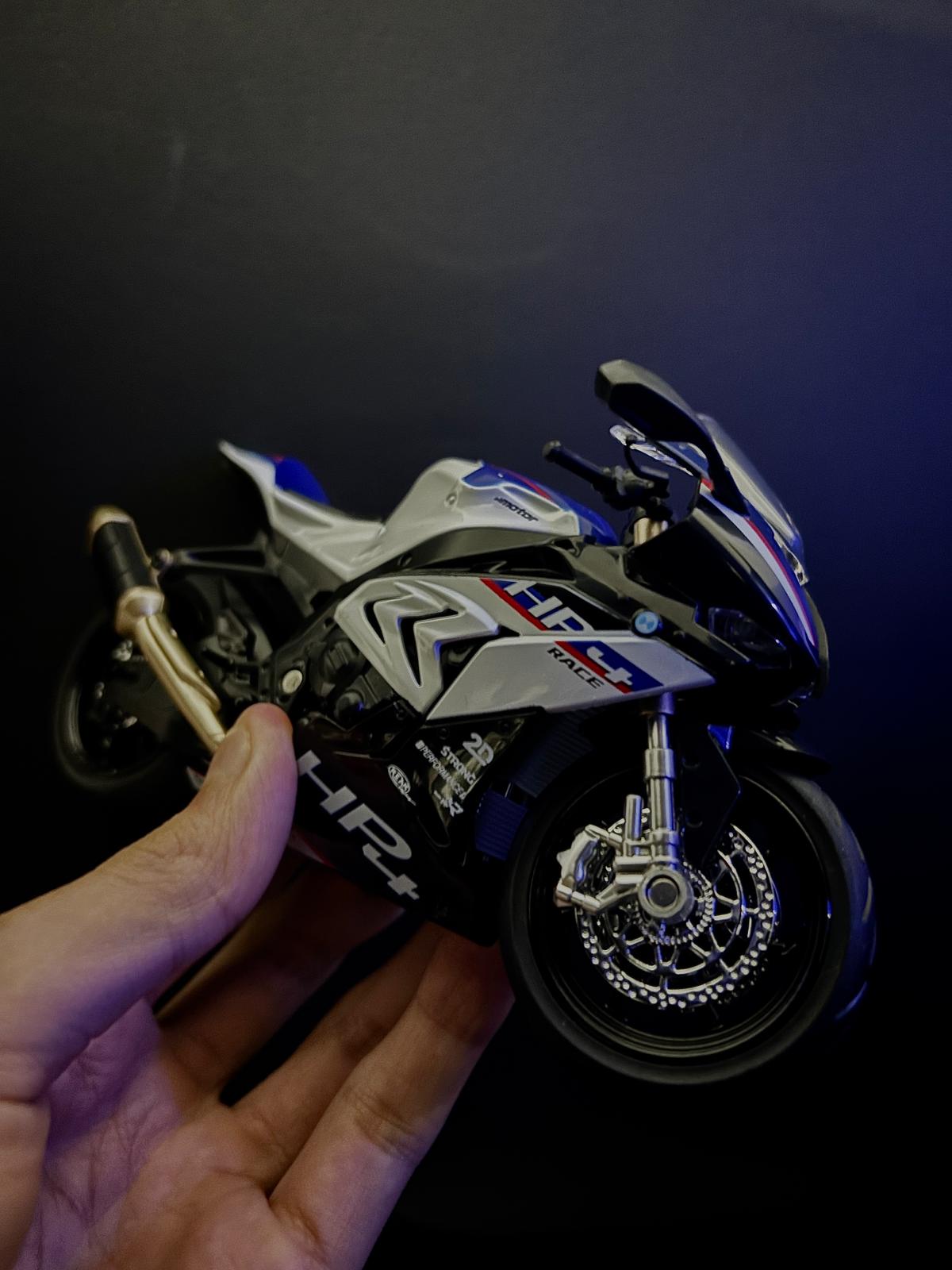 BMW S1000RR HP4 1:12 (NO HUMO)
